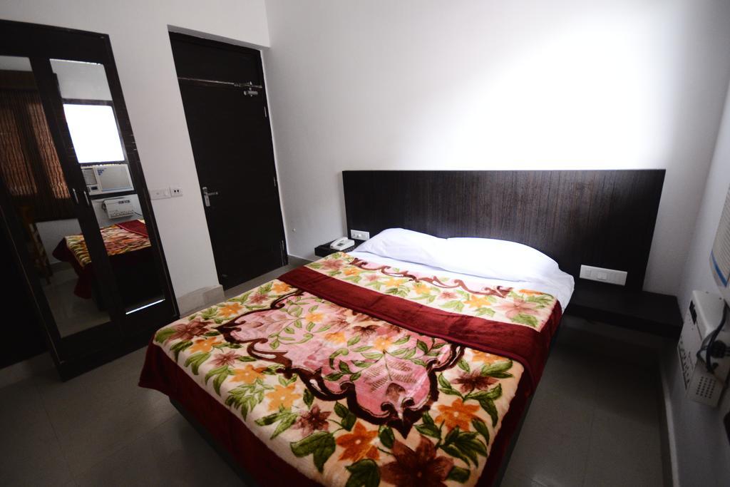 Hotel Mehra Inn Amritsar Quarto foto
