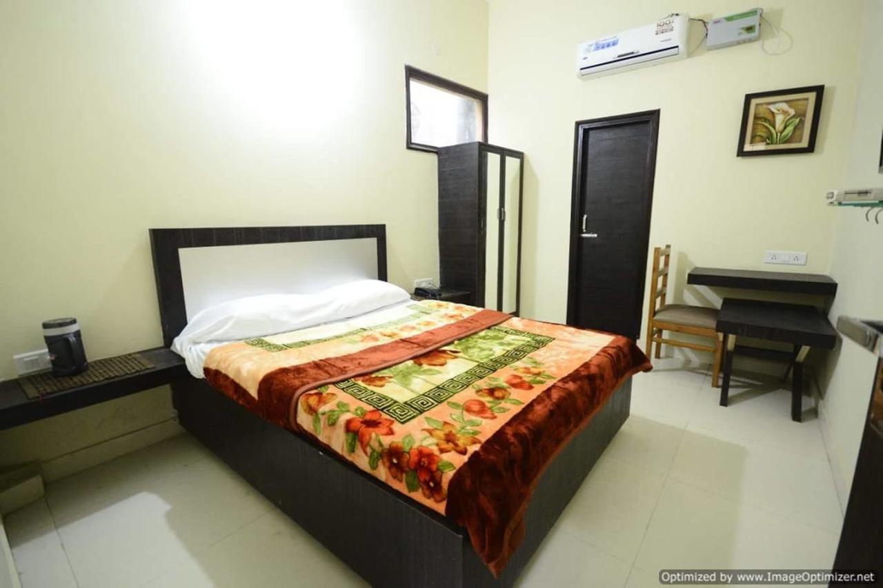 Hotel Mehra Inn Amritsar Exterior foto